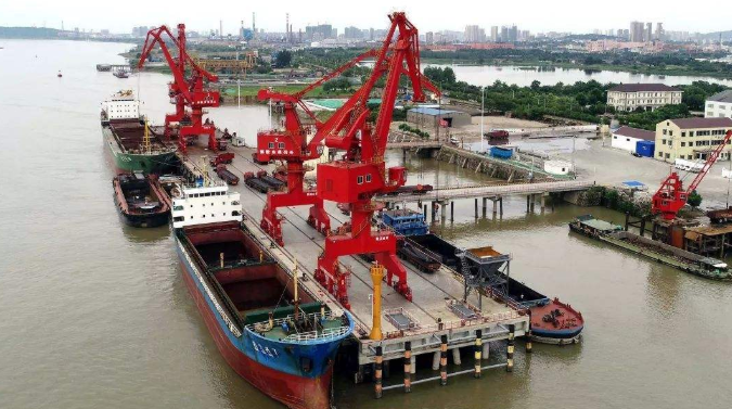 辽阳概述露天料场港口封闭问题的实行方法